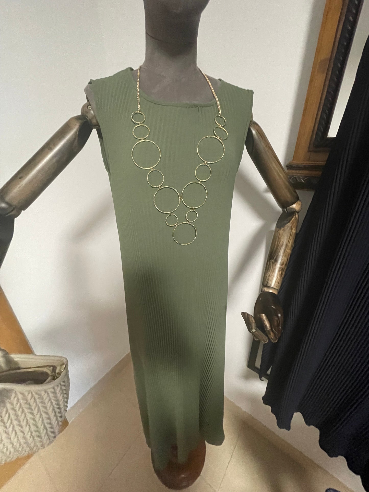 Long dress with neckpiece
