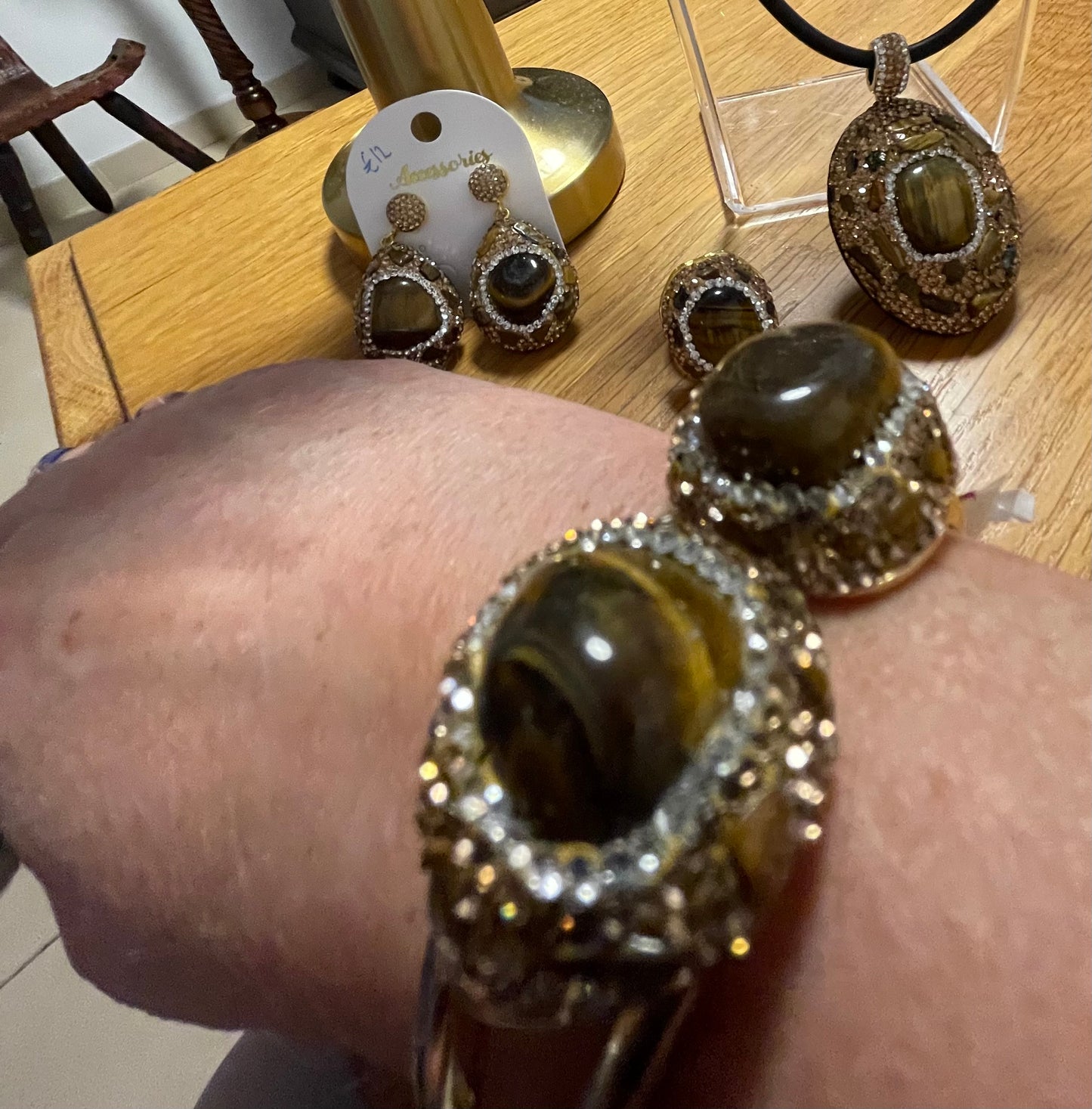 Tigers eye set