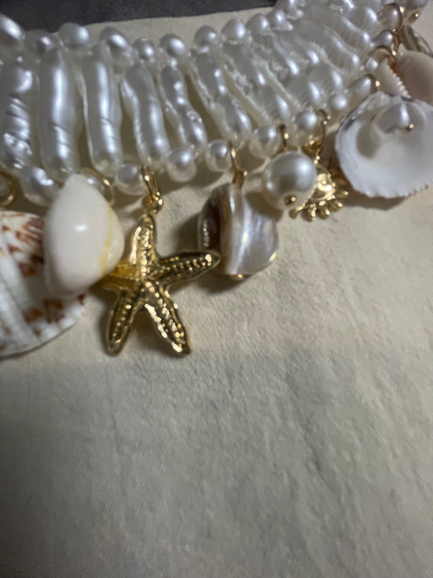 Large shell neckpiece