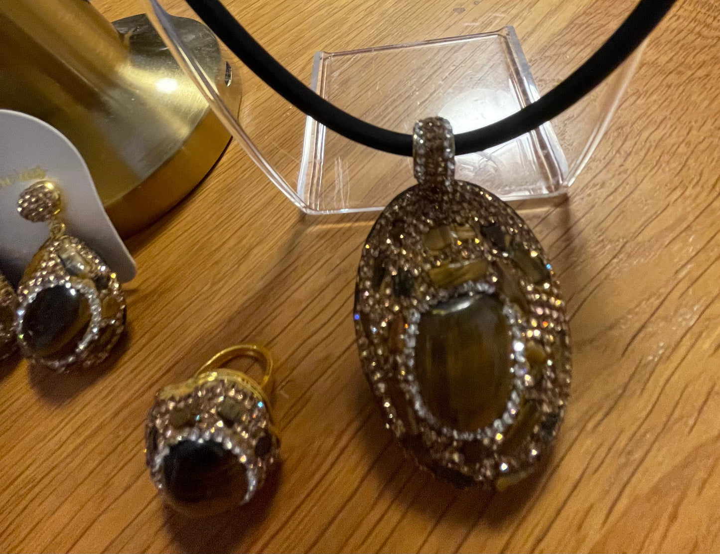 Tigers eye set
