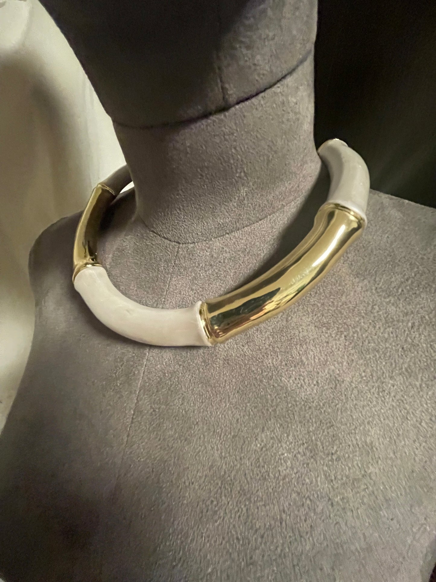 Torc style neckpiece