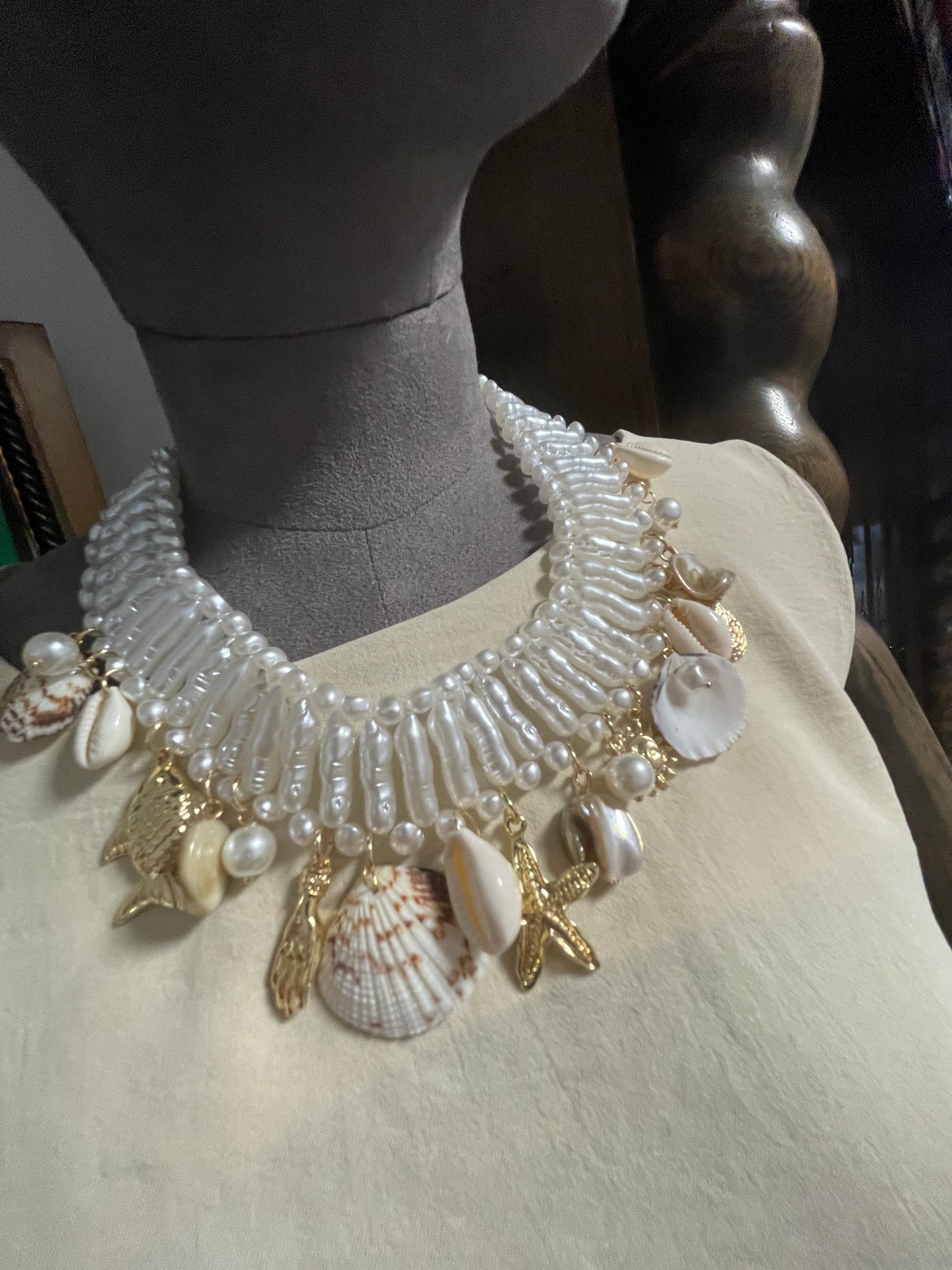 Large shell neckpiece