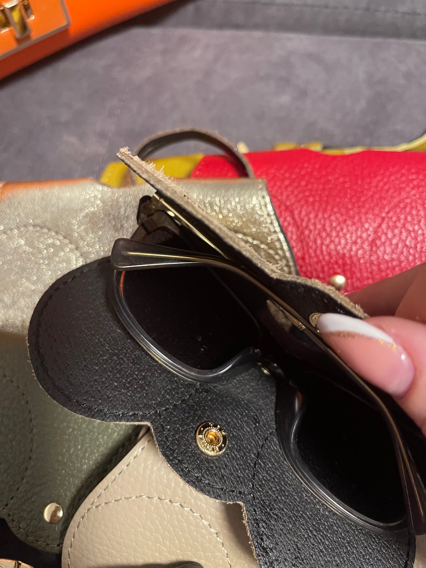 100% leather glasses holder