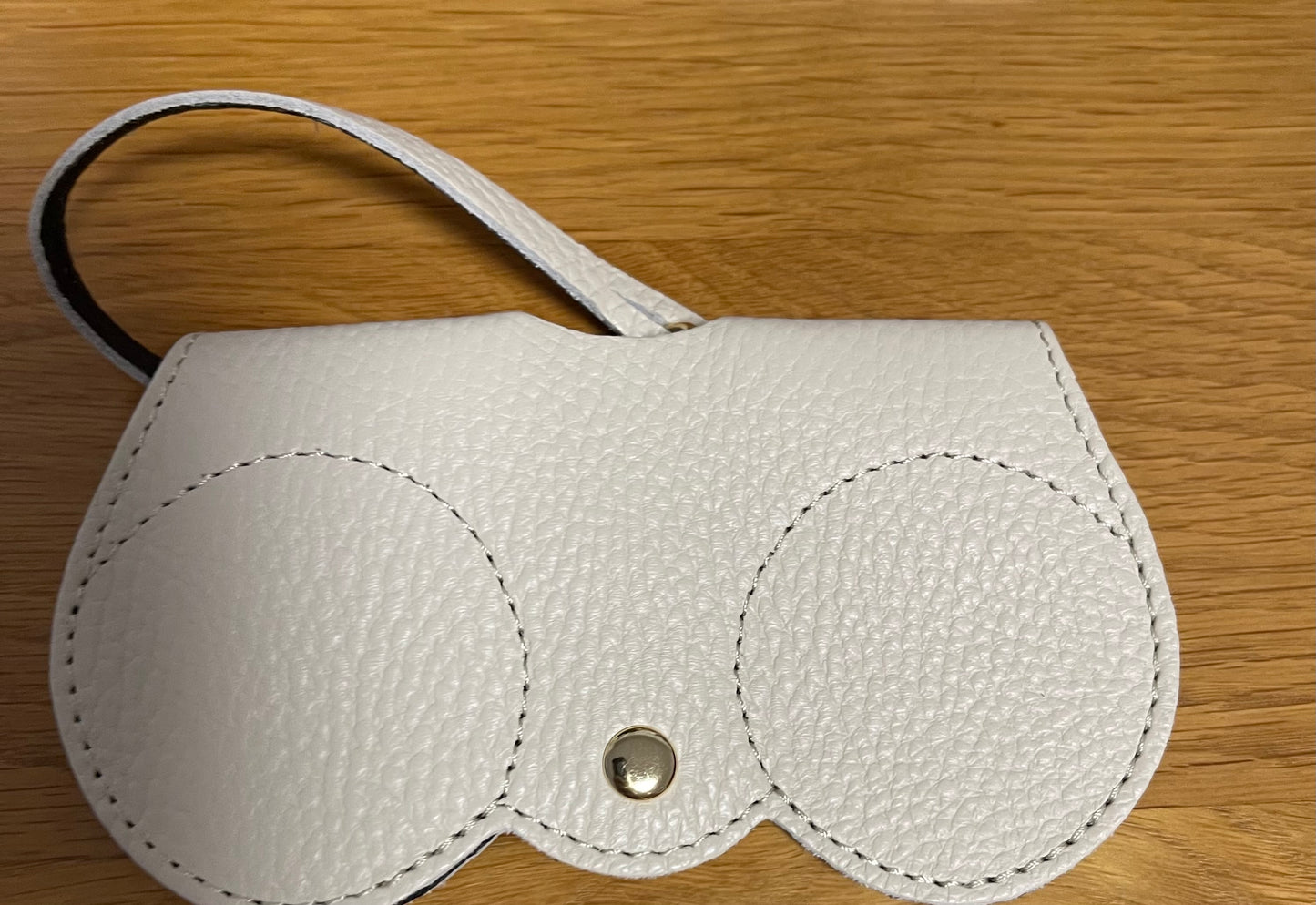 100% leather glasses holder