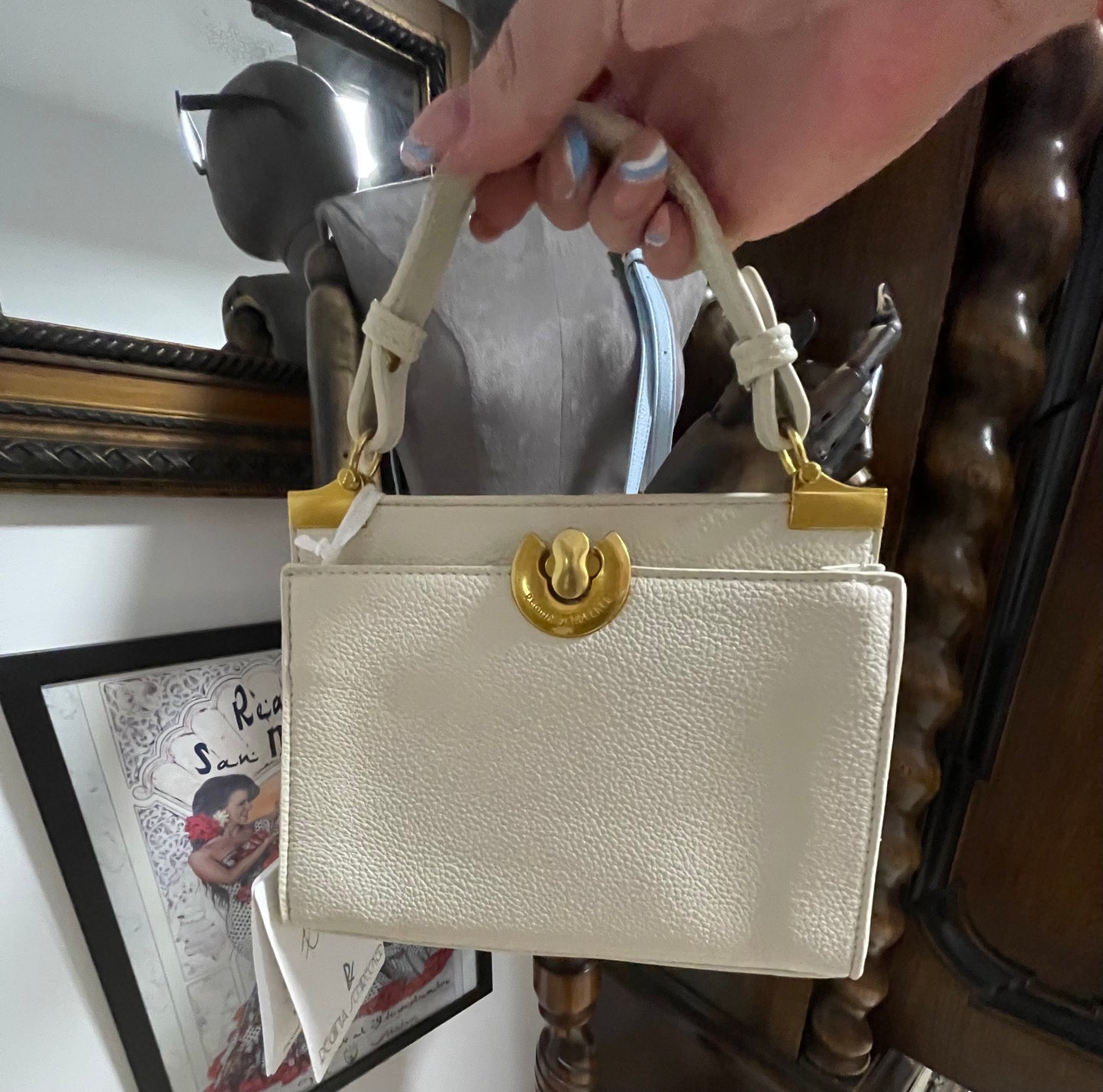 Small top handle vintage style bag