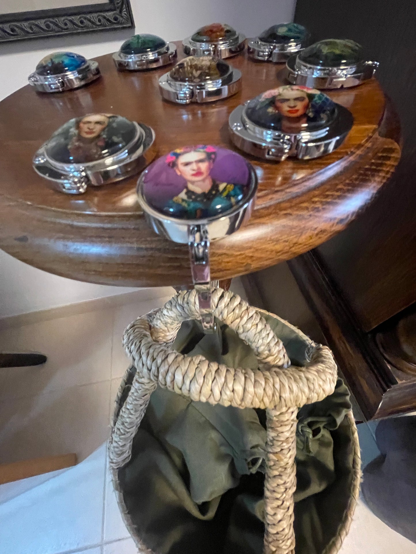 Handbag holders