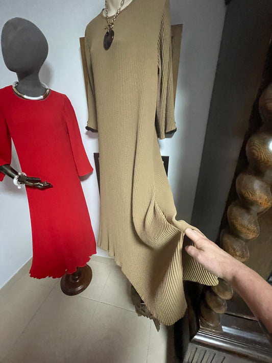 Magic dresses with sleeves
