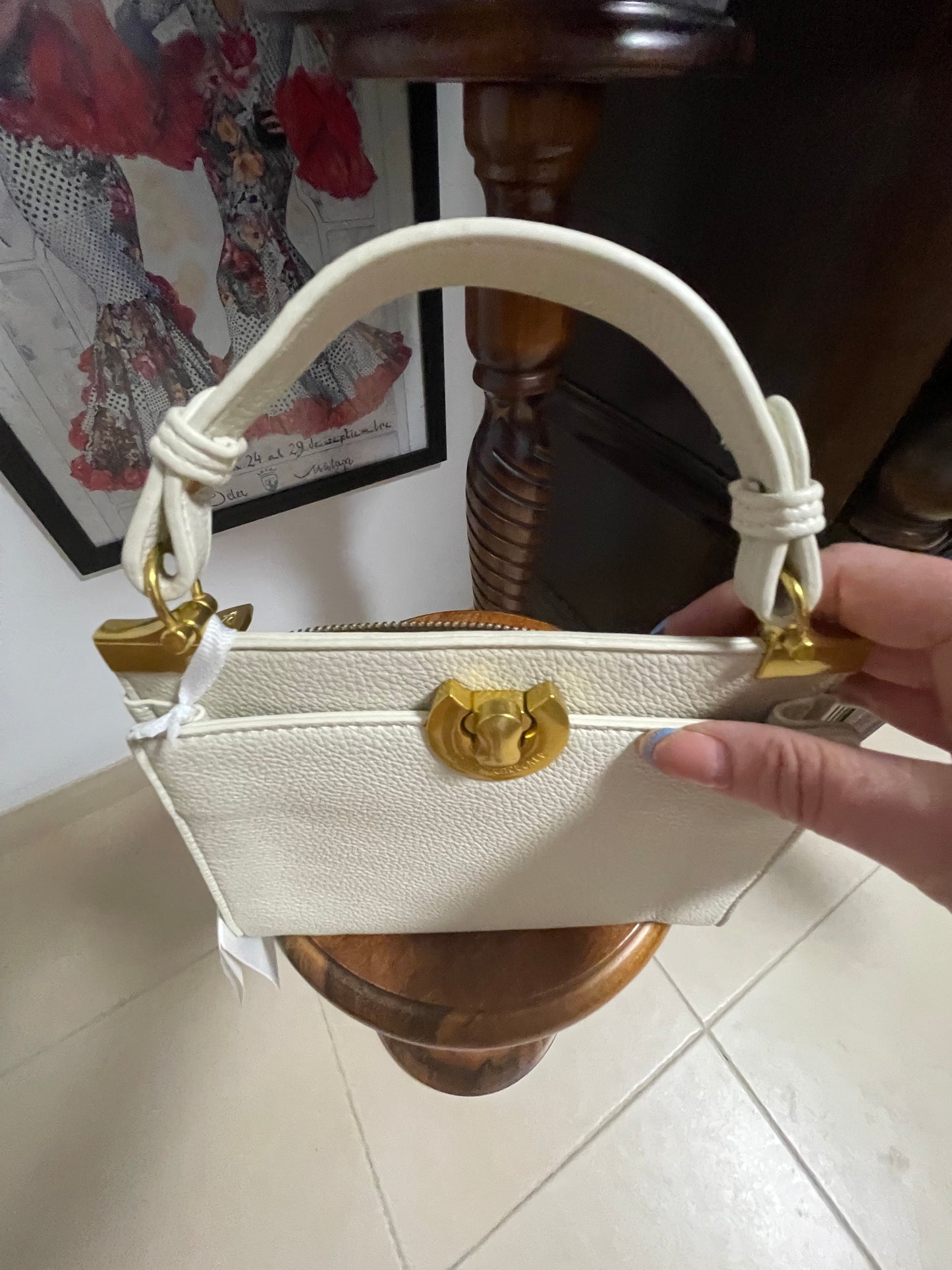 Small top handle vintage style bag