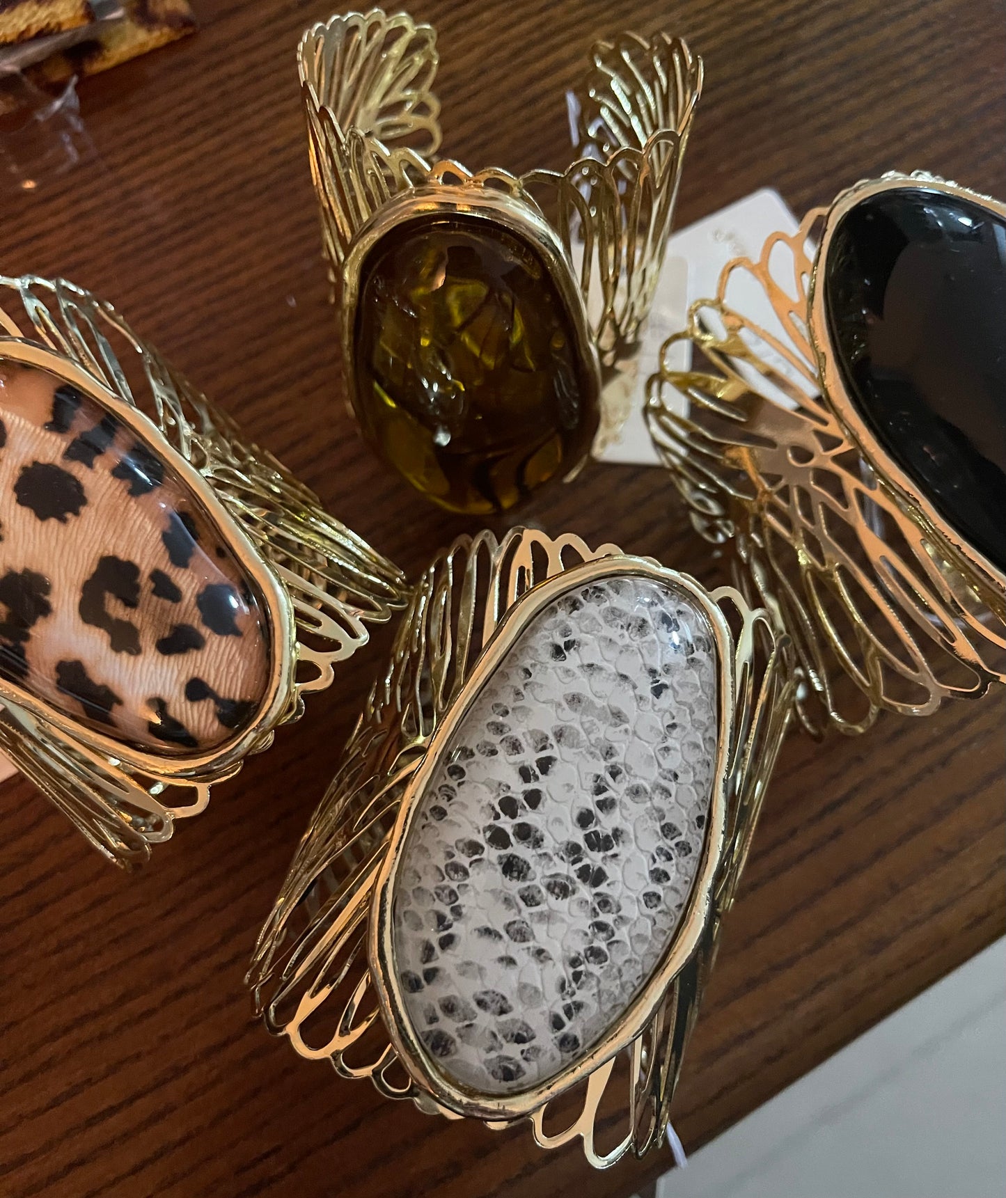 Large adjustable cuffs