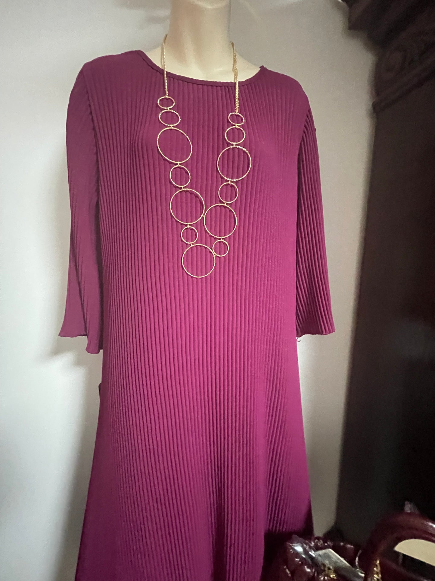 Magic dresses with sleeves