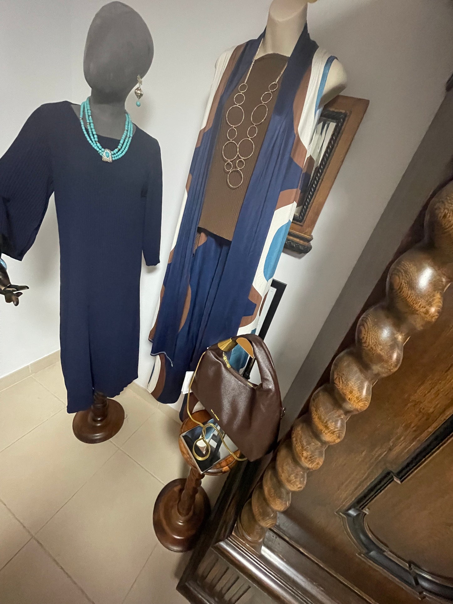 Magic dresses with sleeves
