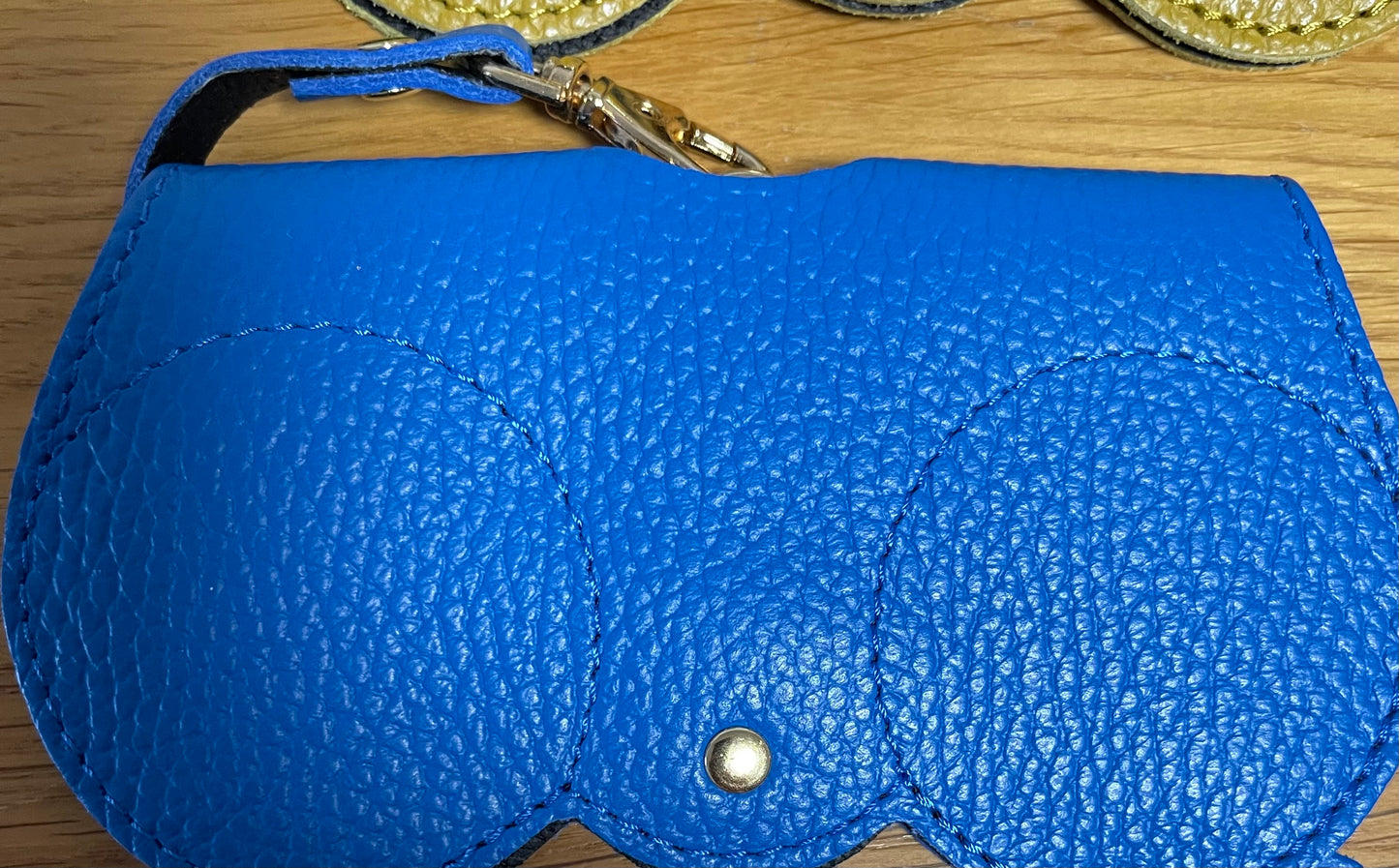 100% leather glasses holder