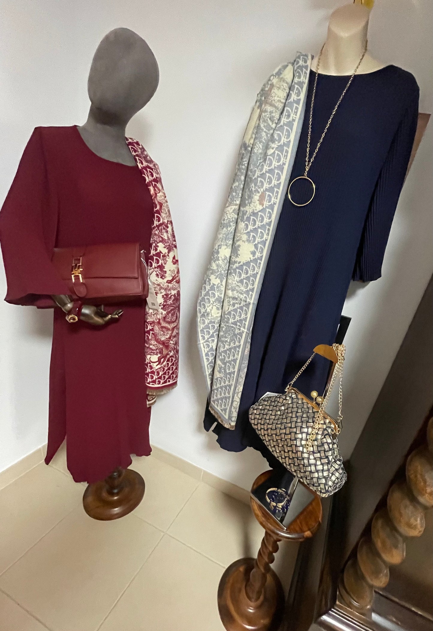 Magic dresses with sleeves