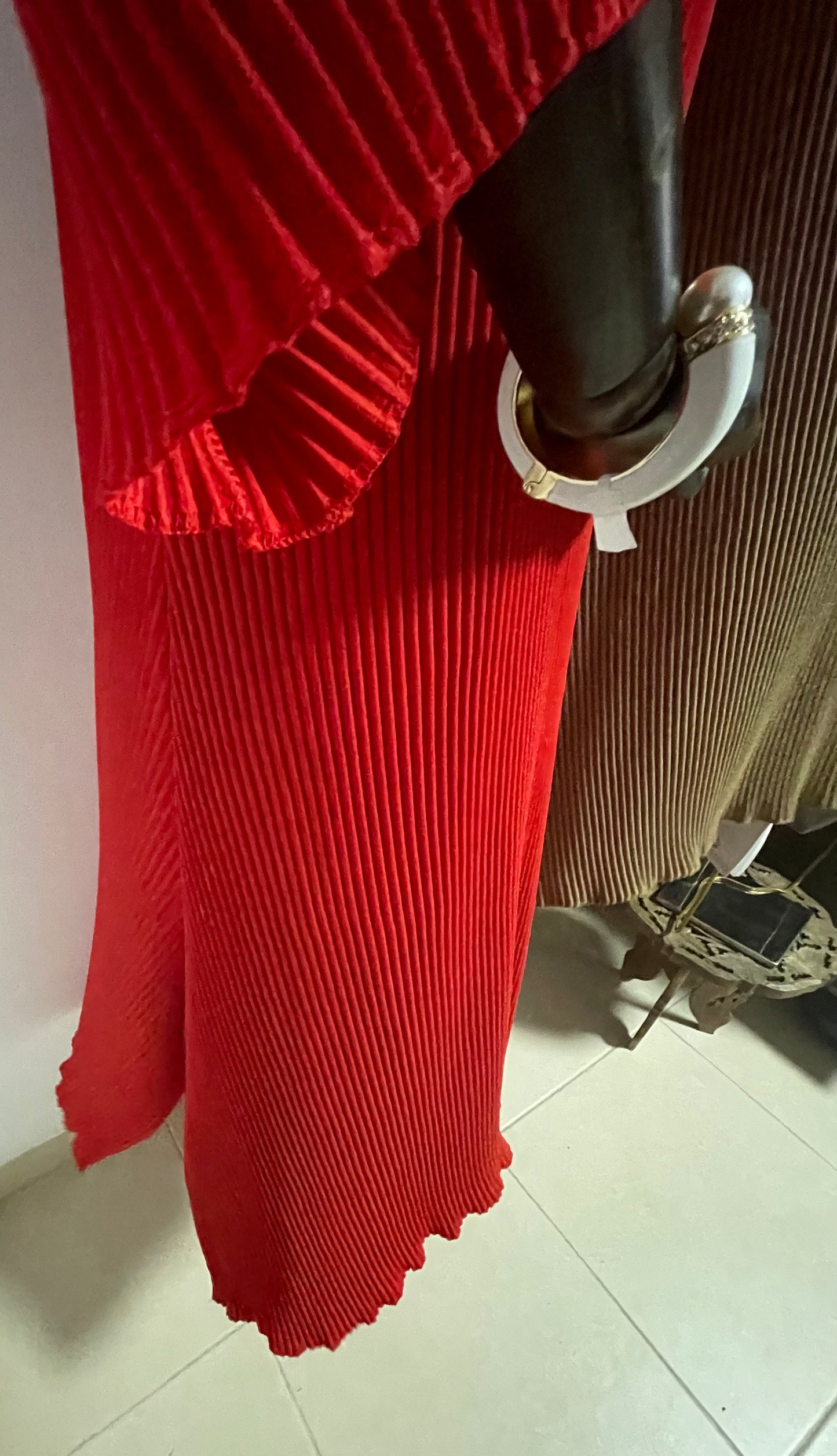Magic dresses with sleeves