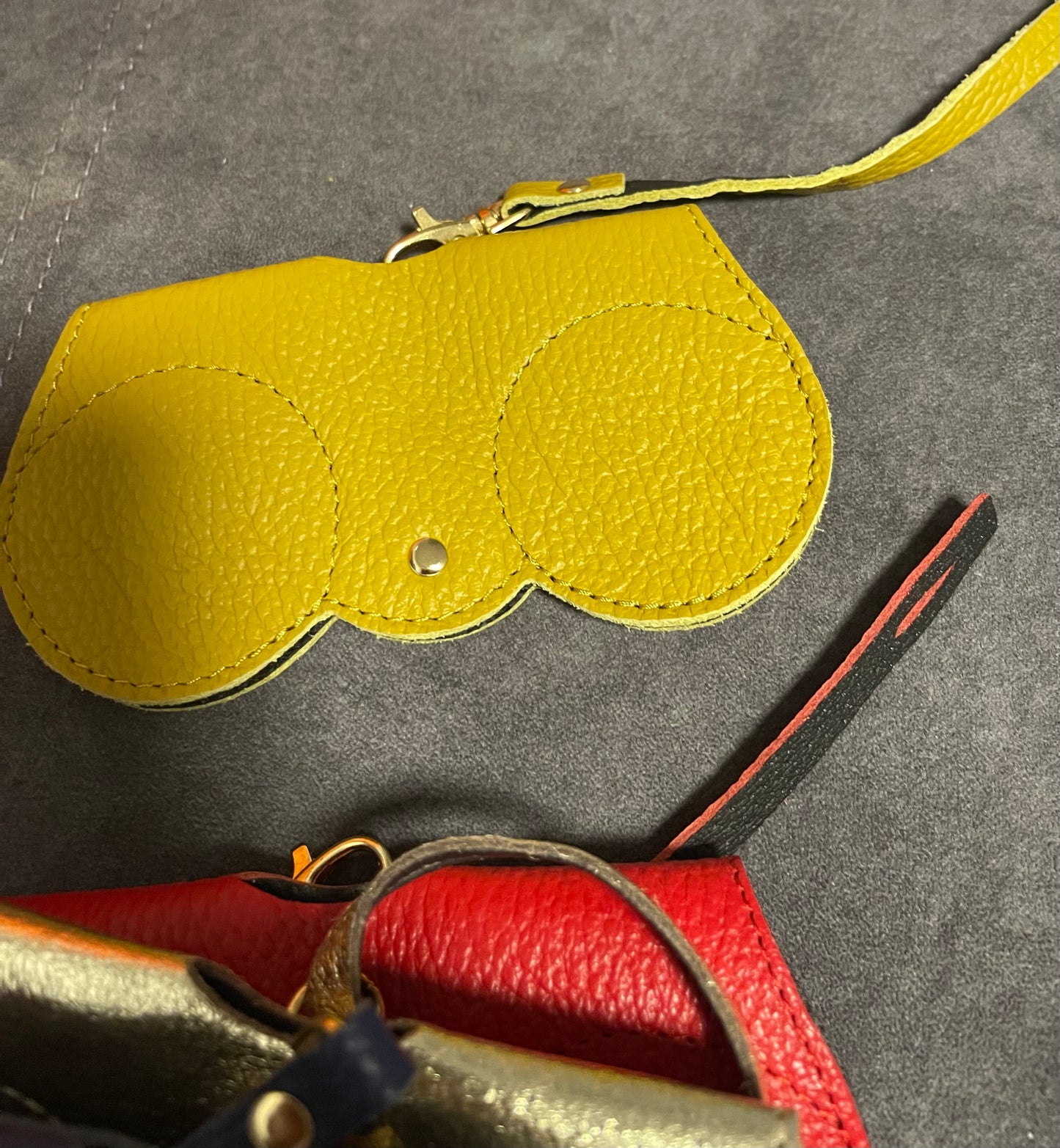 100% leather glasses holder