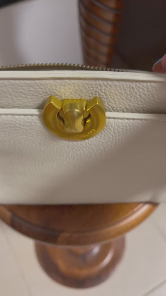 Small top handle vintage style bag